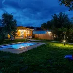 Memi Villa *
